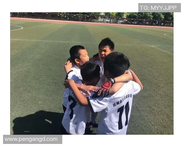 萌趣足球明星大集合 Q版球星赛场争霸尽显风采